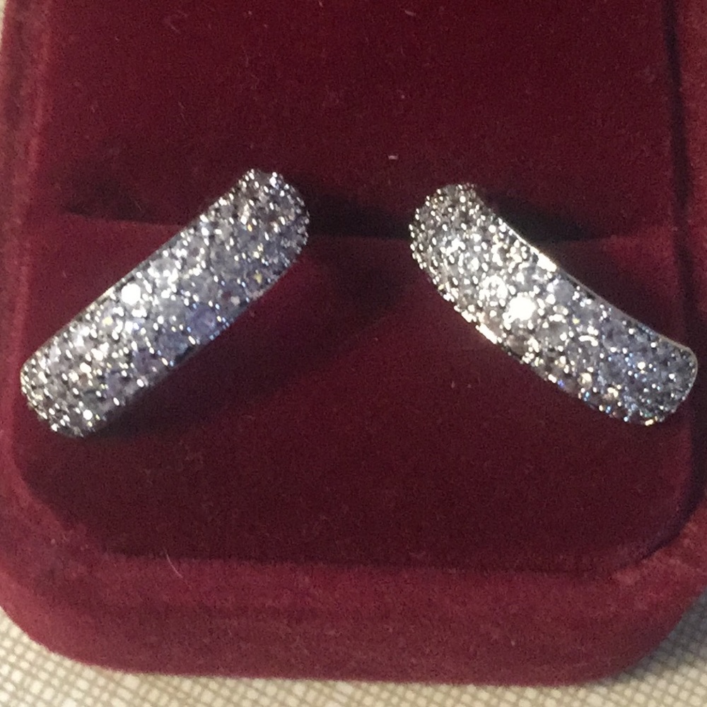 Restocked 5⭐️White Topaz silver hoop earrings - Picture 2 of 8